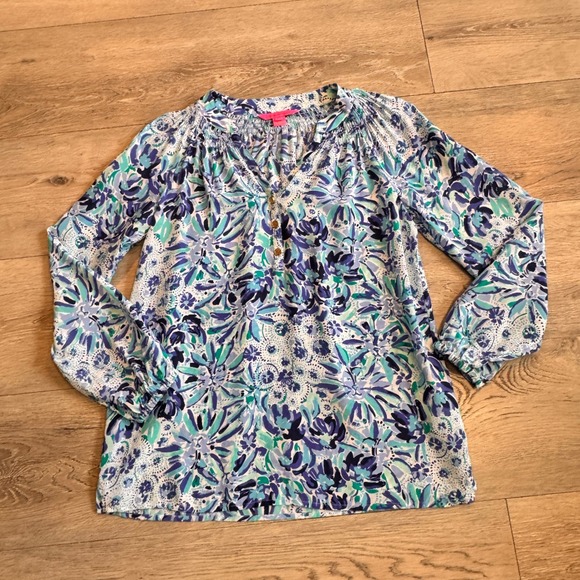 Lilly Pulitzer Elsa Silk Blouse Long Sleeve V-Neck Top Smocked XSmall XS‎ - Picture 1 of 7